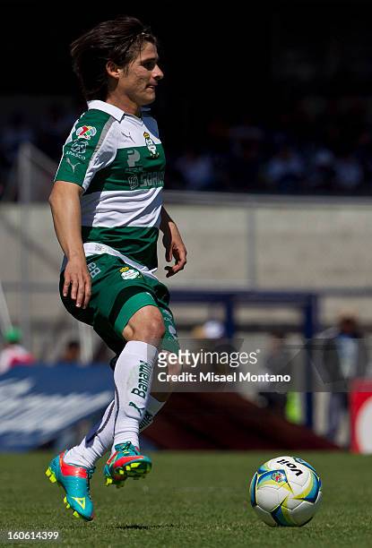Ivan Estrada of Santos in action during a match between Pumas and Santos as part of the Clausura 2013 at Olímpico Stadium on February 03, 2013 in...