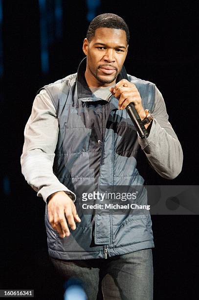 Michael Strahan answers questions from the audience during the Ultimate Super Bowl Tailgate Party hosted by Michael Strahan at Harrah's Casino on...