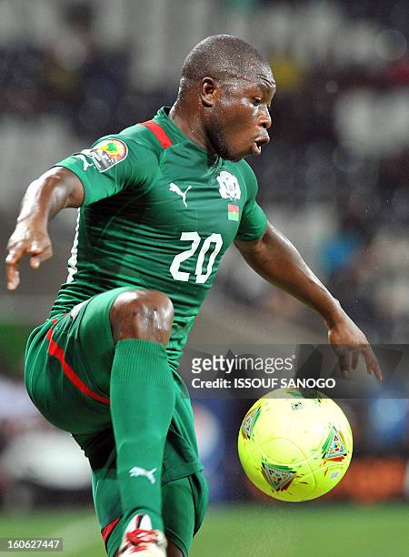 Burkina Faso's midfielder Wilfried Sanou controls the ball during the African Cup of Nation 2013 quarter final football match Burkina Faso vsTogo, on...