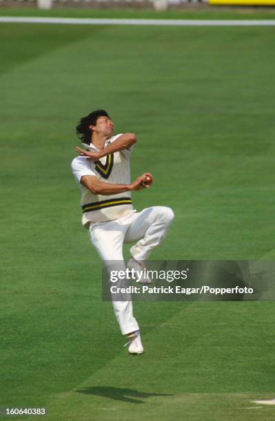 Imran Khan bowling, 2nd Test England v Pakistan Lord's June 1987. )