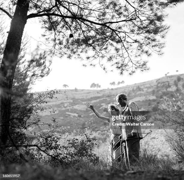 Shooting Of The Film 'les Lettres De Mon Moulin' By Marcel Pagnol. Dans le sud de la France, en Octobre 1954, lors du tournage du film 'Les Lettres...