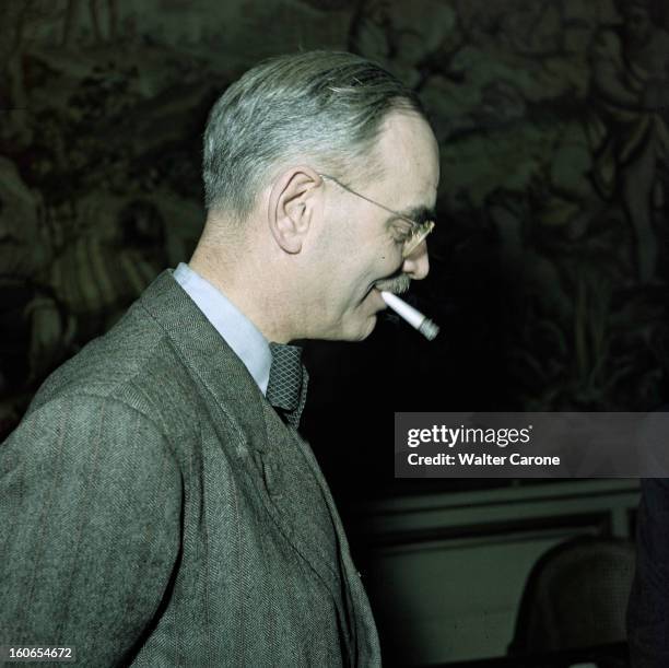 Rendezvous With The Chairman Of The Board Henri Queuille. Paris, mars 1949 : portrait de profil de Paul DEVINAT, Secrétaire d'Etat du gouvernement...