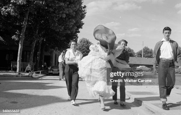 Shooting Of The Film 'la Belle Otero' By Richard Pottier. En France, en 1954, sur le tournage du film 'La belle Otero' de Richard POTTIER, Maria...