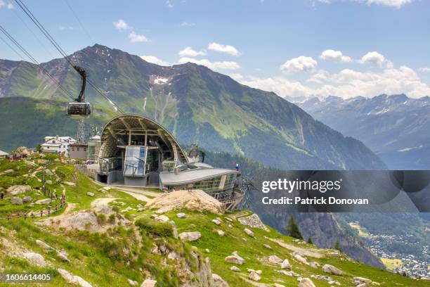 the pavillon/the mountain station, skyway monte bianco, italy - courmayeur stock-fotos und bilder