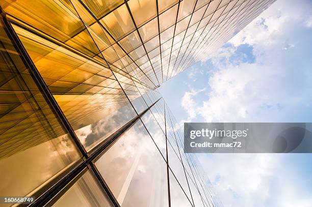 skyscraper - la défense stockfoto's en -beelden