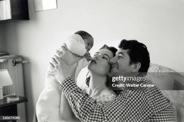 Rendezvous With Daniel Gelin And His Wife Sylvie. 20 mai 1956- A l'occasion de la naissance de leur fils Pascal, portrait de la famille GELIN :...