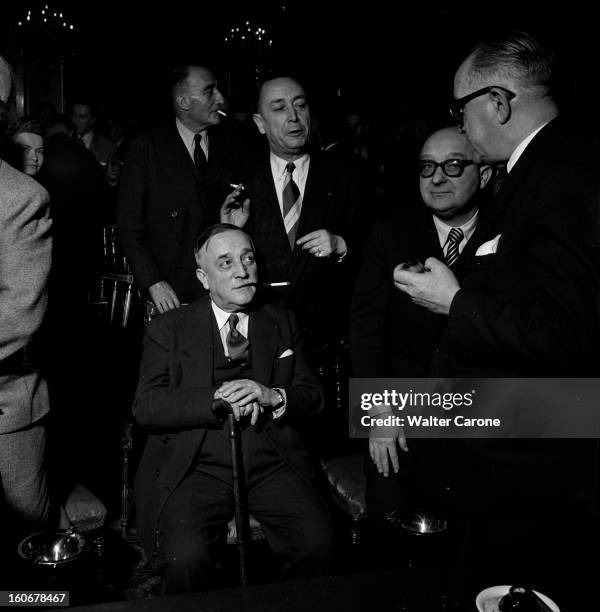 The Cadillac Committee Of The Radical Party During The Ministerial Crisis. En France, à Paris, au Palais de l'Elysée, en 1957, lors de la réunion du...
