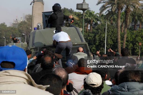 Wind Of Freedom Blows In Egypt. Après la Tunisie, la plus grande nation arabe se soulève à son tour contre ses dirigeants et Hosni MOUBARAK 82 ans :...