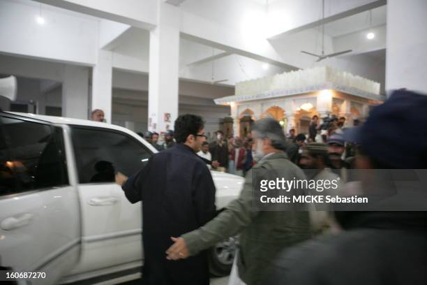 Arrival of Bilawal Bhutto to pay their last respects to her mother at the family mausoleum in Ghari Khuda Baksh.
