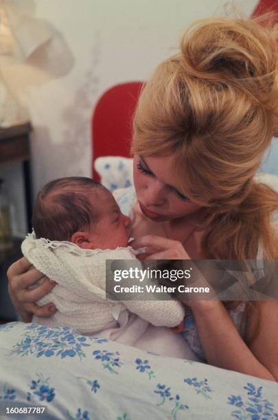 Brigitte Bardot Presents His Son Nicolas Charrier. Brigitte BARDOT chez elle, dans l'appartement du 7e étage du 71 de l'avenue Paul-Doumer, à Paris,...