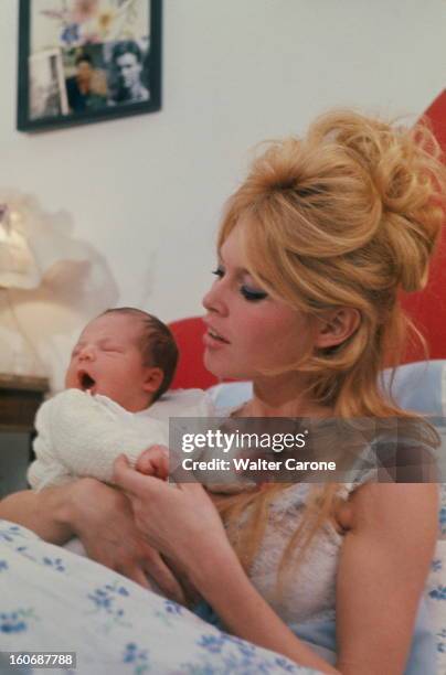 Brigitte Bardot Presents His Son Nicolas Charrier. Brigitte BARDOT chez elle, dans l'appartement du 7e étage du 71 de l'avenue Paul-Doumer, à Paris,...