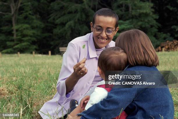 Babeth, 31 Year's Old Young Woman, Mother Of 2 Children, Affected By Acute Myelogenous Leukemia Died On July 1st, 2001. Meudon, le 27 juin 2001....