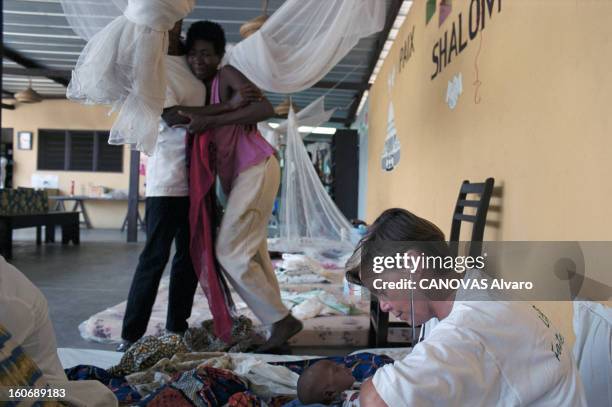 The Aids Epidemic In West Africa. Le Centre de l'Espoir fondé par Lotti LATROUS, dans le bidonville d'ADJOUFFOU aux portes d'Abidjan, en...