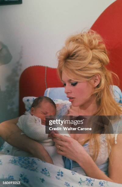 Brigitte Bardot Presents His Son Nicolas Charrier. Brigitte BARDOT chez elle, dans l'appartement du 7e étage du 71 de l'avenue Paul-Doumer, à Paris,...