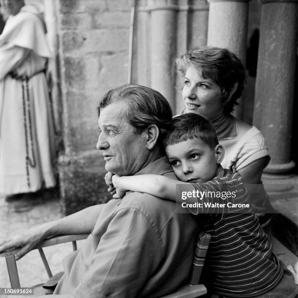 Shooting Of The Film 'les Lettres De Mon Moulin' By Marcel Pagnol. Dans le sud de la France, en Octobre 1954, lors du tournage du film 'Les Lettres...