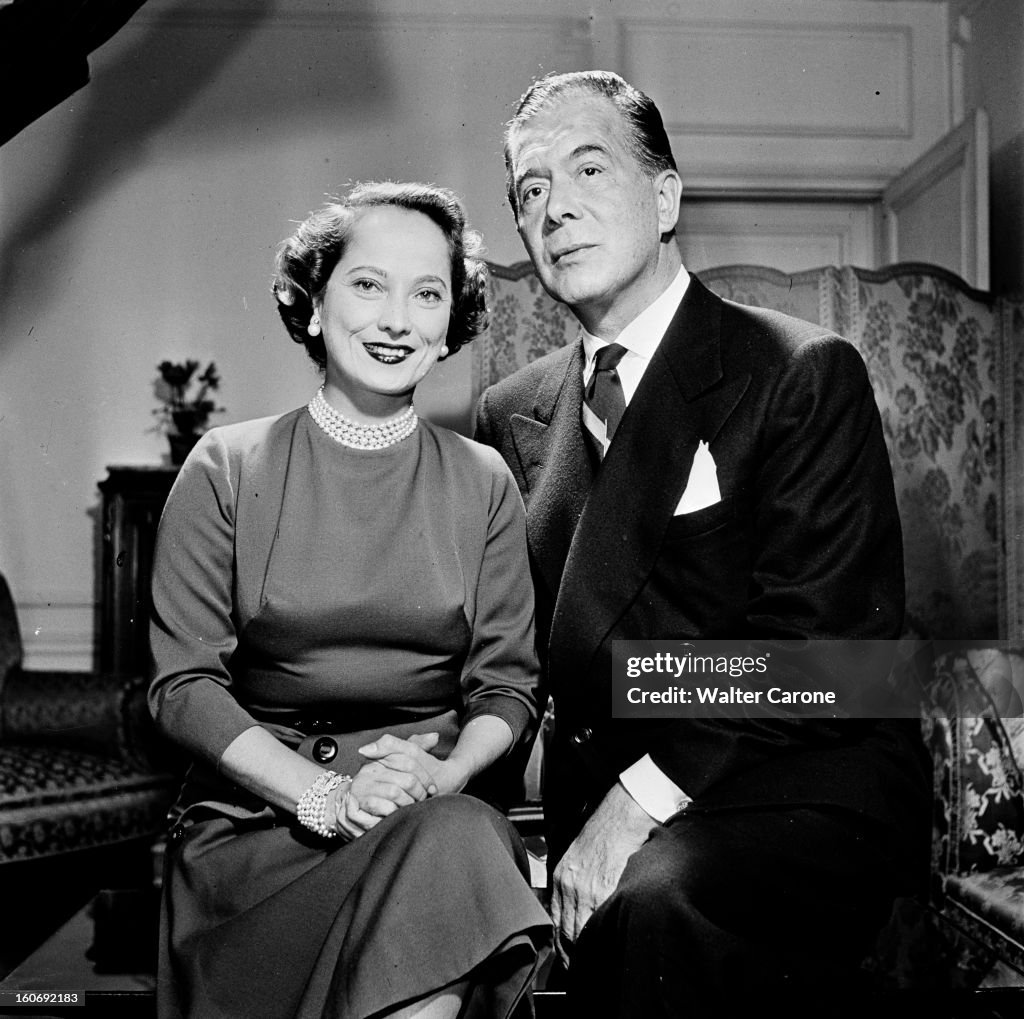Benjamin Gayelord Hauser And Merle Oberon. L'actrice Merle OBERON et  News Photo - Getty Images