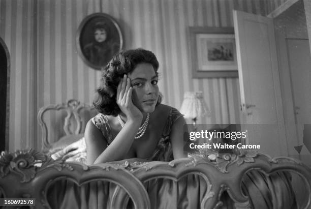 Rendezvous With The Ira De Furstenberg. En Italie près de Venise, le 17 juillet 1955, dans la résidence familiale d'été, la villa 'Il Marocco',...