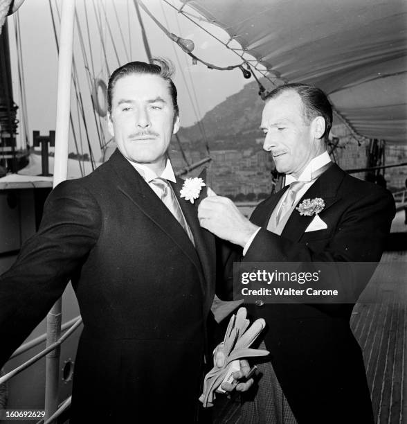 Errol Flynn Marriage With Patricia Wymore. Monaco - 23 octobre 1950 - Dans le port sur le pont de son yacht le 'Zacca', à l'occasion de son mariage...