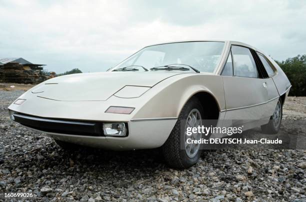 At The Auto Show, The Heuliez-porsche 914/6. La Heuliez-Porsche 914/6 sur un site paysager, vue avant latérale gauche.