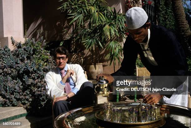 Rendezvous With Yves Saint-laurent In His Palace In Marrakech. Marrakech- novembre 1983- Chaque hiver, Yves SAINT-LAURENT retrouve les terrasses de...