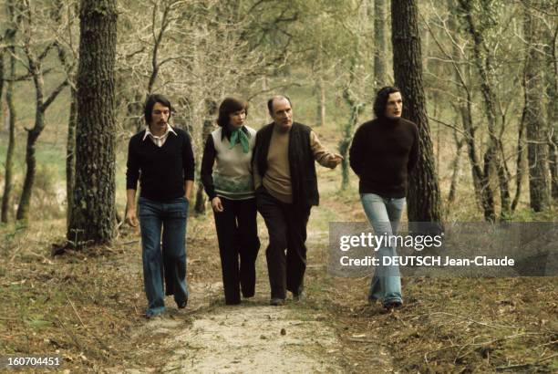 Rendezvous With Francois Mitterrand With Family In Latche. A Latche, en avril 1974, à l'occasion de la campagne pour les élections présidentielles,...