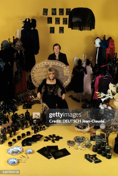 The Biba Fashion Store In London. Londres- novembre 1973- reportage sur le magasin de mode BIBA, ouvert dans Kensington en 1964 par Barbara...