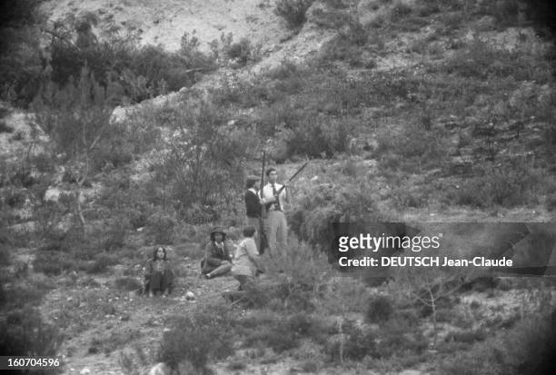 Prince Charles And Lady Jane Wellesley Hunting Partridge In Andalucia. Andalousie - novembre 1973- A l'occasion d'une chasse à la perdrix en Espagne....