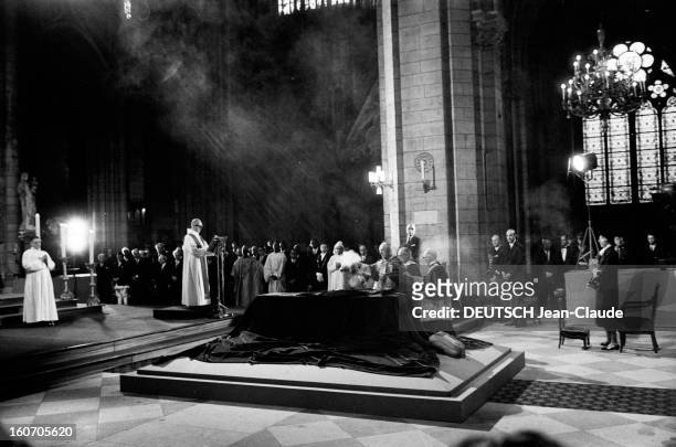 Death Of Francois Mauriac. Funeral At Notre Dame De Paris. Paris- 5 Septembre 1970- Lors des obsèques à Notre-Dame-de-Paris de François MAURIAC,...