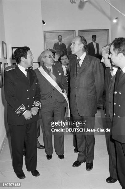 Valery Giscard D'estaing Visiting Tunisia. Tunis- 9 Novembre 1975- A l'occasion de sa visite officielle en Tunisie, le président Valéry GISCARD...