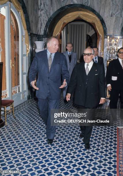 Official Visit Of Michel Poniatowski In Tunisia. En mars 1976, à l'occasion du vingtième anniversaire de l'indépendance de la Tunisie, en marchant...