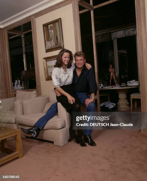 Rendezvous With Johnny Hallyday And Gisèle Galante. Décembre 1987- Portrait de Johnny HALLYDAY avec sa compagne Gisèle GALANTE, journaliste à...
