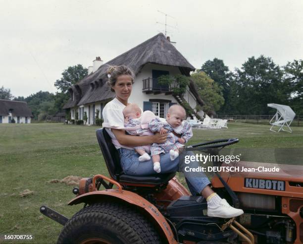 Rendezvous With Catherine Pironi And Her Test-tube Twins. Rambouillet- juin 1988- Portrait de Catherine PIRONI, mère des jumeaux Didier et Gilles,...