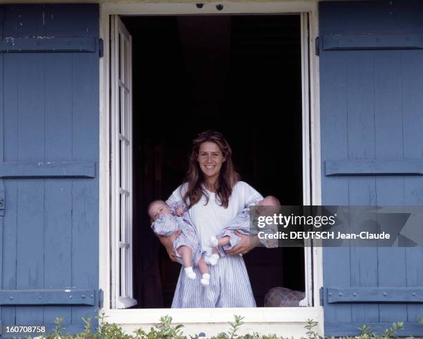 Rendezvous With Catherine Pironi And Her Test-tube Twins. Rambouillet- juin 1988- Portrait de Catherine PIRONI, mère des jumeaux Didier et Gilles,...