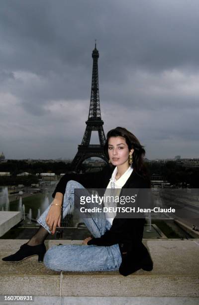 Rendezvous With Sheena Singh Star Model Of Yves Saint-laurent. Paris- Octobre 1990- Portrait de Sheena SINGH, mannequin iniden vedette d' Yves...