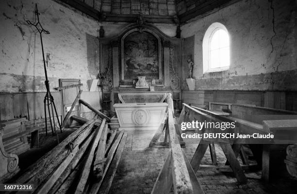 Disused Churches. Saint-Martin - 16 septembre 1973 - L'intérieur délabré de la Chapelle des Lépreux.