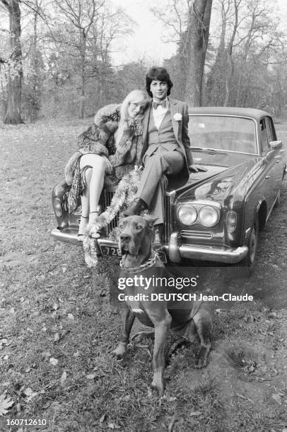 Rendezvous With Herve Vilard And Kim Harlow. En France, à Paris, en décembre 1979, Kim HARLOW, chanteuse, et Hervé VILARD, chanteur, buvant du...