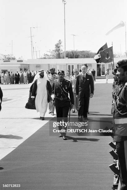 Official Visit Of Valery Giscard D'estaing In United Arab Emirates. Le 13 mars 1980, à Abu-Dhabi aux Émirats Arabes Unis, le Cheikh ZAYED BEN SULTAN...