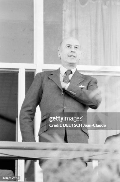 Official Visit Of Valery Giscard D'estaing In United Arab Emirates. Le 13 mars 1980, à Abu-Dhabi aux Émirats Arabes Unis, le Président de la...