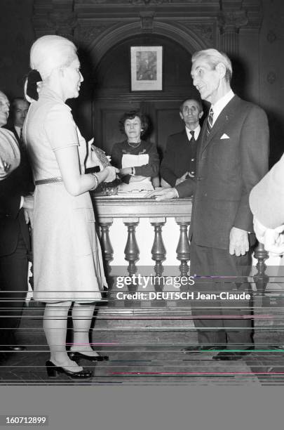 Georges Carpentier Celebrates His 80 Years. Paris - 29 janvier 1974 - A la mairie du 1er arrondissement, lors d'une réception pour l'anniversaire des...