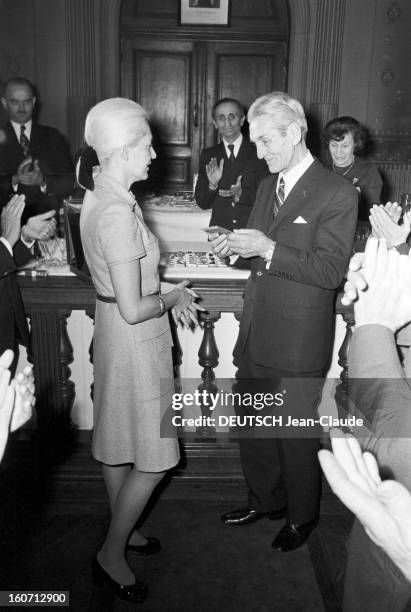 Georges Carpentier Celebrates His 80 Years. Paris - 29 janvier 1974 - A la mairie du 1er arrondissement, lors d'une réception pour l'anniversaire des...