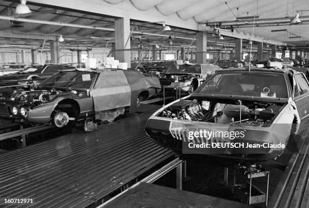 Ferruccio Lamborghini. Sant'Agata - 5 février 1974 - A l'occasion de la polémique sur la limitation de vitesse sur les routes, vue de la chaîne de...