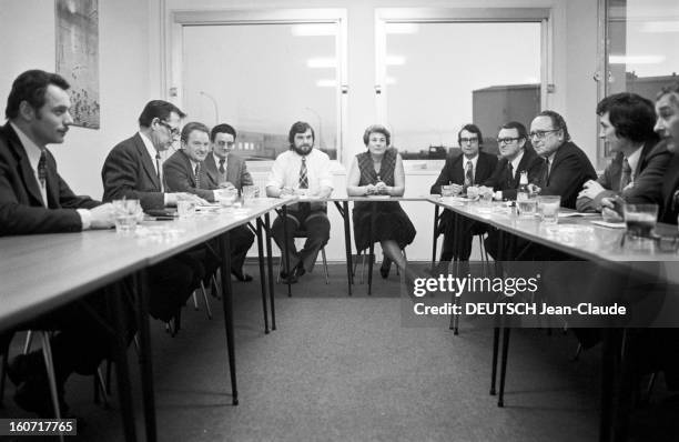 Cnpf Bosses. Angers- 13 et 14 Janvier 1975- Reportage sur les femmes du CNPF: Huguette FRANCOIS, PDG de TOURCO, usine de transmissions, dirige une...