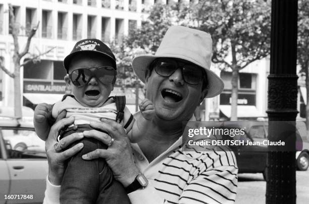 Count Rene Quintin Kercadio, Known As Le Boiteux. Paris - 10 juillet 1979 - Sur l'avenue des Champs-Elysées, portrait du comte René QUINTIN DE...