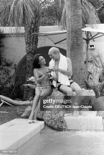 Eddie Barclay And His Future Sixth Wife At Home In Saint-tropez. France, Saint-Tropez, 10 juin 1980, Eddie BARCLAY, éditeur et producteur de musique...