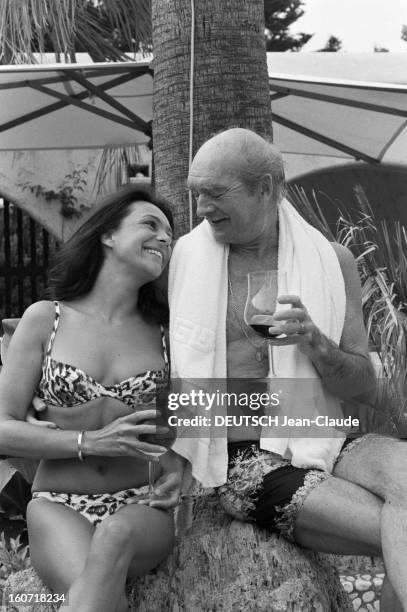 Eddie Barclay And His Future Sixth Wife At Home In Saint-tropez. France, Saint-Tropez, 10 juin 1980, Eddie BARCLAY, éditeur et producteur de musique...