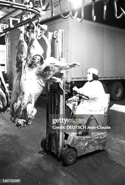 The Halls Of Rungis The Meat Market. Val-de-Marne, Rungis- 22 Avril 1975- Reportage sur les Halles de Rungis et son marché de la viande: un...