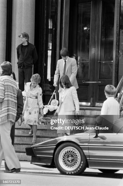 Monte-carlo Tennis Tournament, 1980. En mai 1980, à Monte Carlo, pendant le tournoi de tennis, Jimmy CONNORS et sa femme Patty se sont installés à...