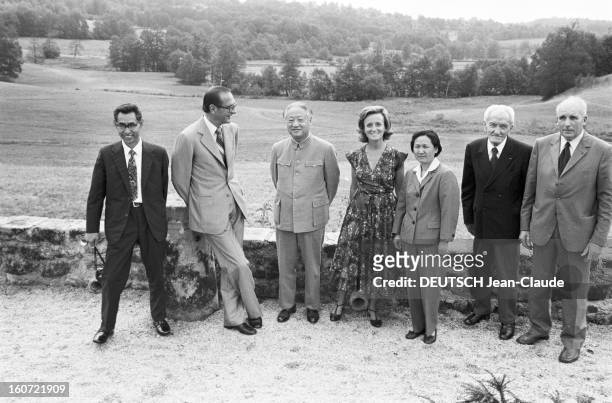 Jacques Chirac Receives Tao Tseng, Ambassador Of China In France.. En CORREZE, à SARRAN, dans le parc du château de BITTY, appartenant aux CHIRAC,...