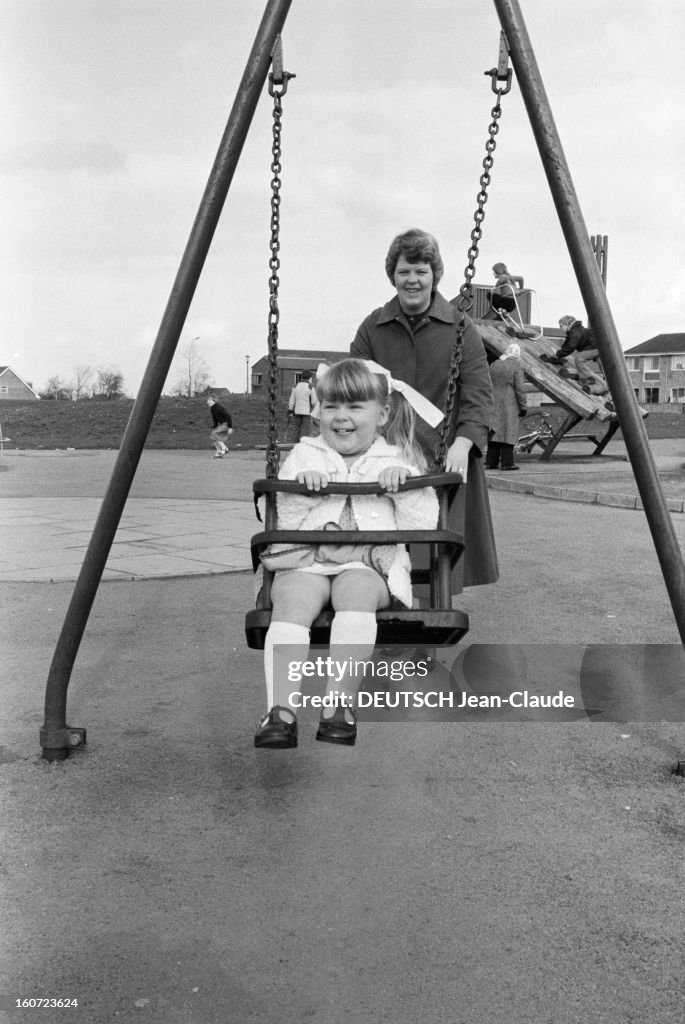 Louise Brown, The World First Testtube Baby. GrandeBretagne,... News