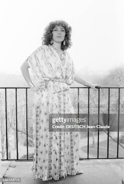 Veronique Genest, Actress. France, février 1981, Close-up avec Véronique GENEST, 22 ans, actrice qui succède à Catherine Hessling et Martine Carole...